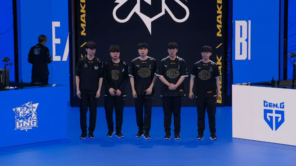 5分6篮板 5分6篮板