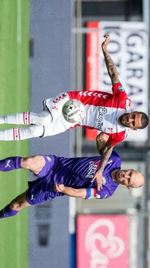 卫冕冠军李 卫冕冠军李